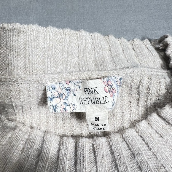 Pink Republic Women's Sweater Size M Soft Knit Long Sleeve Casual - Picture 2 of 11